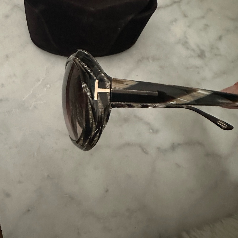 Tom Ford Marissa TF18 Sunglasses - Picture 7 of 7